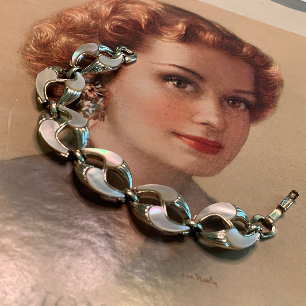 Vintage Marhill mother of pearl bracelet.